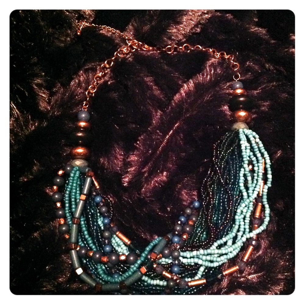 Chunky strand necklace